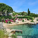 Infinity Haven With Private Pool Malinska
