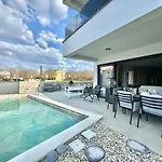 Infinity Haven With Private Pool Villa