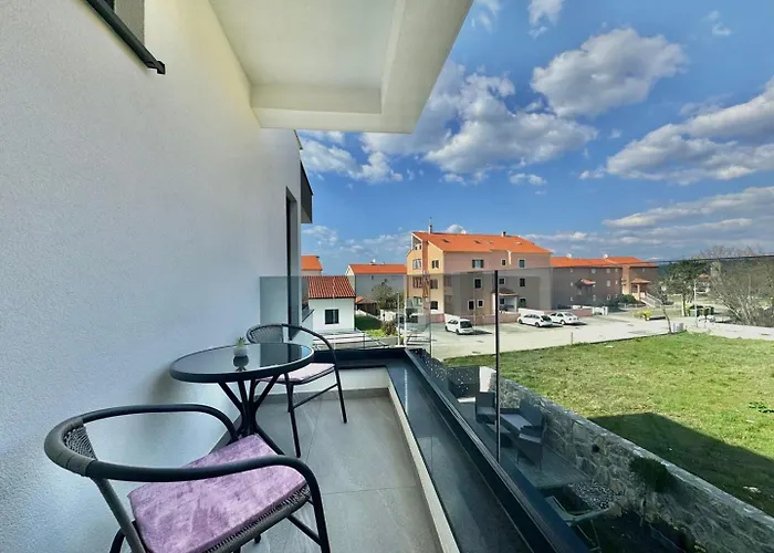 Infinity Haven With Private Pool Villa Malinska