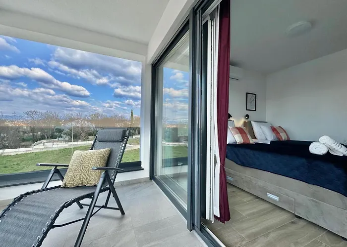 Infinity Haven With Private Pool Villa Malinska