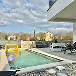 Willa Infinity Haven With Private Pool
