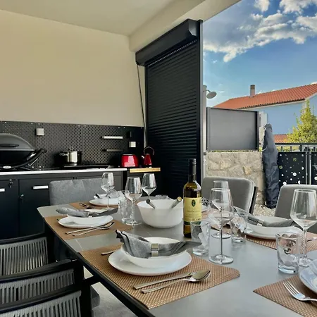 Willa Infinity Haven With Private Pool Malinska
